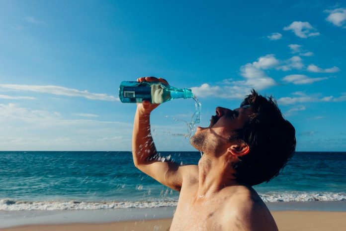 se puede tomar el agua del mar