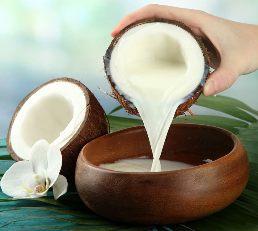 propiedades leche de coco para la piel