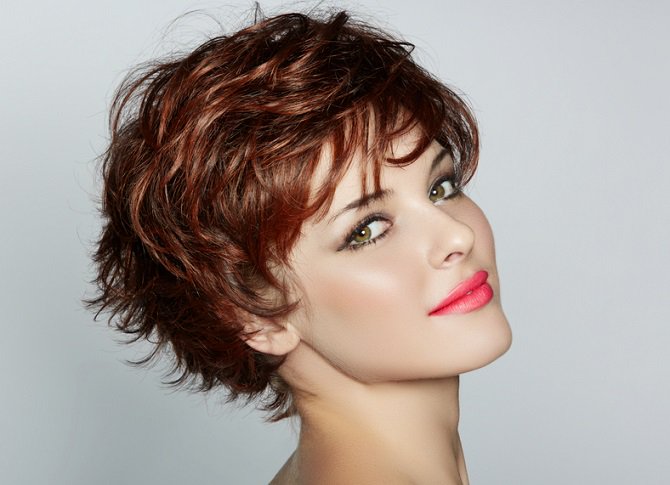 corte de pelo corto pixie mujer