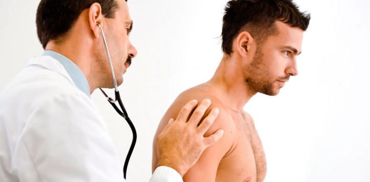 molestia costado derecho neumonia