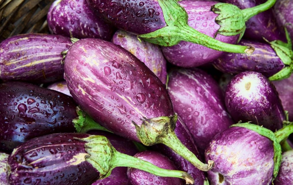 beneficios de la berenjena cruda
