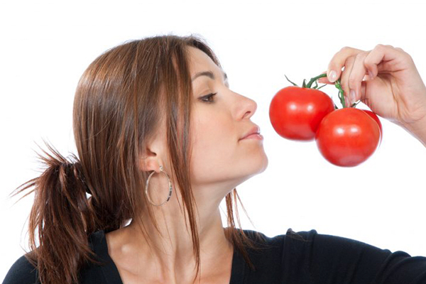 es bueno comer tomate