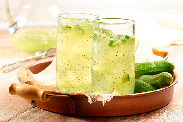 agua con limon y pepino