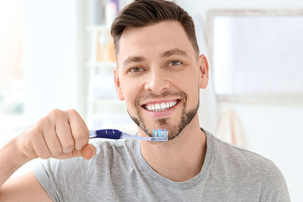cómo limpiar la lengua correctamente